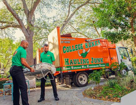 Enhancing Workplace Efficiency Through Warehouse Junk Removal Solutions